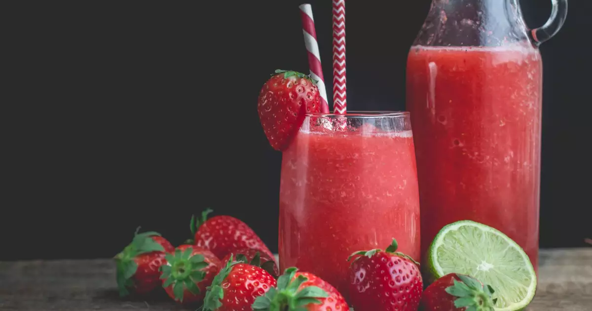 How to Prepare Tasty Strawberry Juice?