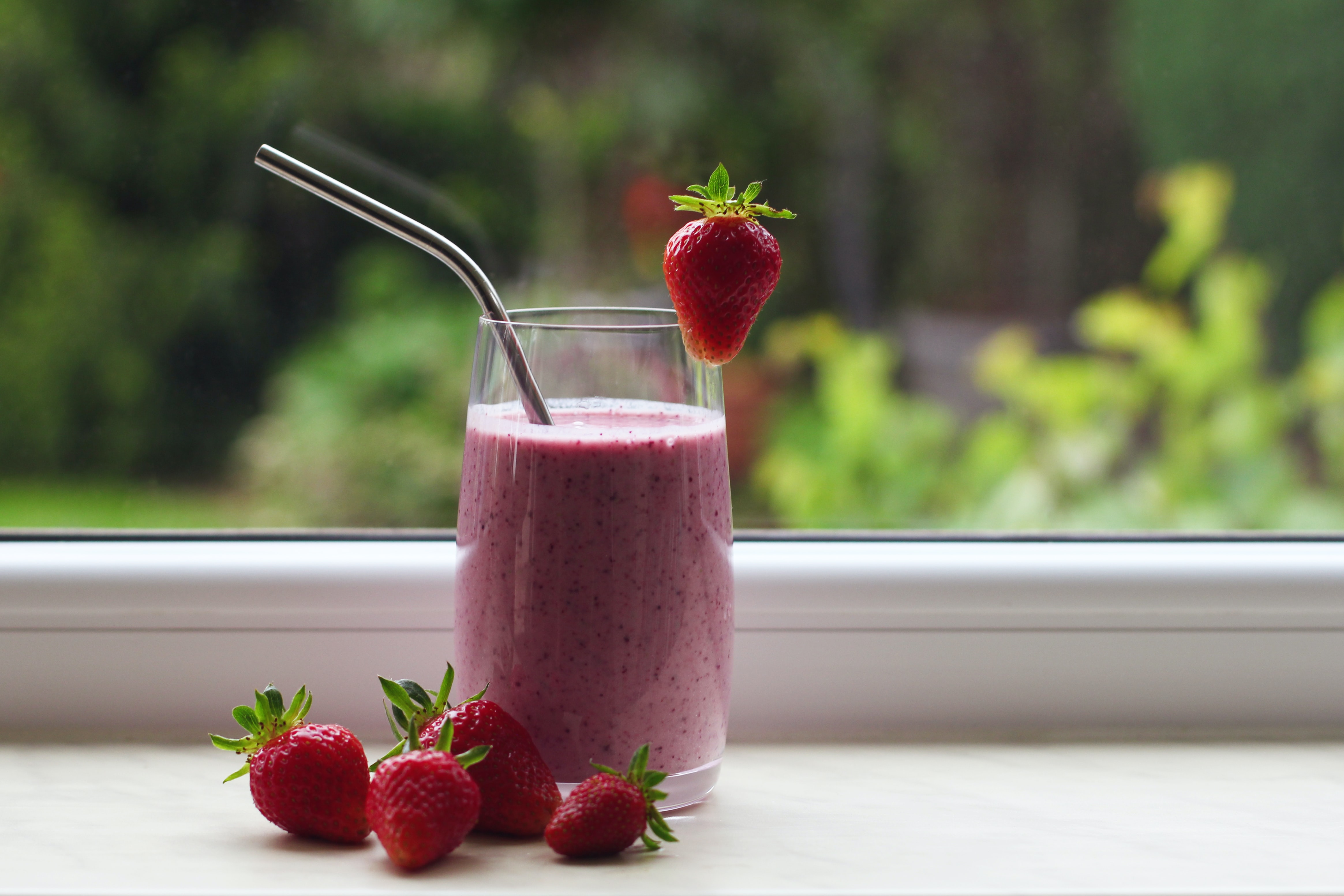 Discover the Best Smoothie Recipe with the FreshJuice Portable Blender!